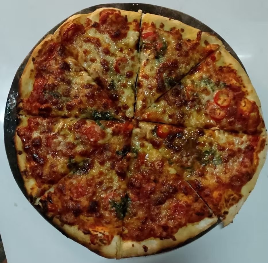 Wood-fired margherita pizza at The Dining Room Candidasa